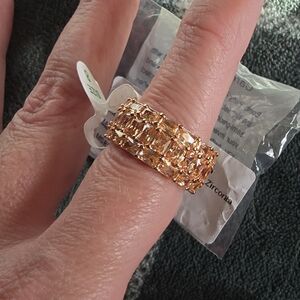 Elegant Gold-Tone Women's Ring
